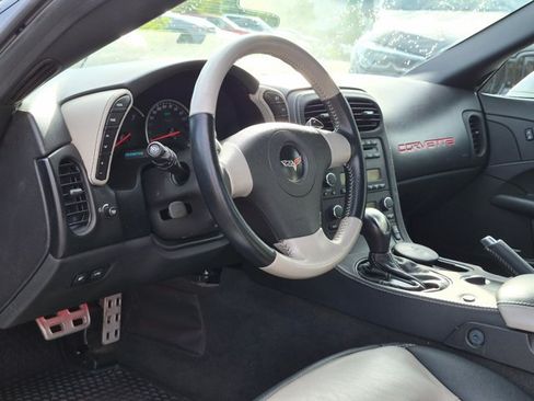 Used 2006 Chevrolet Corvette Convertible w/ Preferred Equipment Group RWD image 2