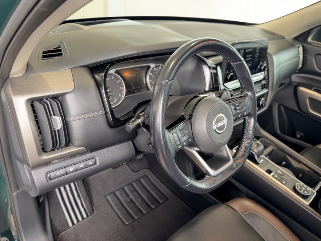 Used 2022 Nissan Pathfinder Platinum w/ Cargo Package AWD/4WD image 4