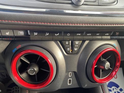 Used 2022 Chevrolet Blazer RS w/ Enhanced Convenience Package image 26