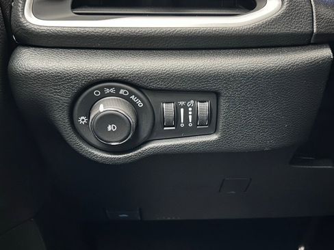 New 2026 Chrysler Pacifica Select AWD/4WD image 20