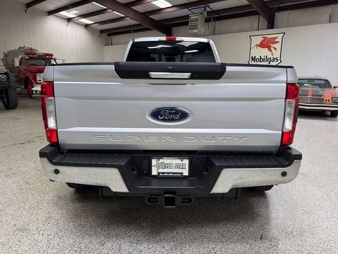 Used 2019 Ford F350 XLT w/ XLT Premium Package AWD/4WD image 6