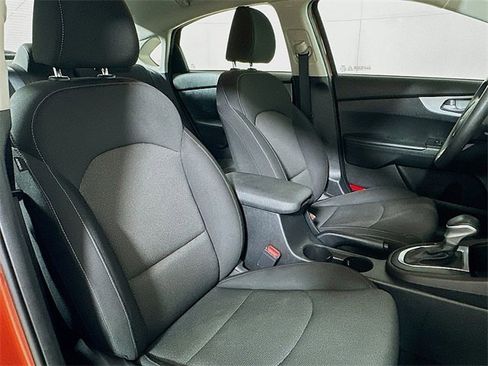 Used 2023 Kia Forte LXS w/ LXS Technology Package image 25