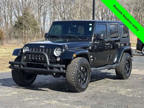 Used 2018 Jeep Wrangler Unlimited Sahara w/ Dual Top Group image 23