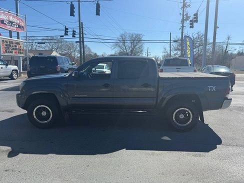 Used 2011 Toyota Tacoma PreRunner w/ TRD Off-Road Pkg RWD image 4