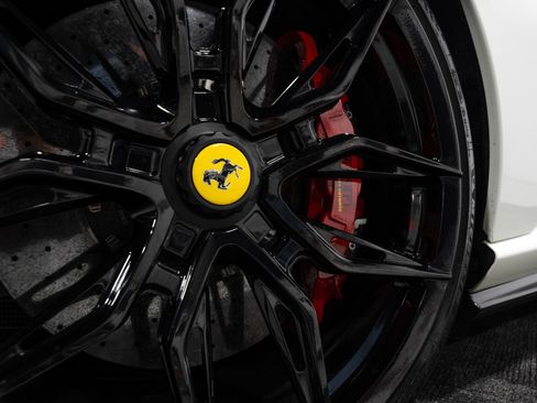 Used 2023 Ferrari 812 GTS RWD image 32