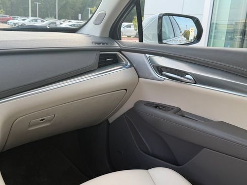 Used 2023 Cadillac XT5 Premium Luxury w/ Technology Package FWD image 22