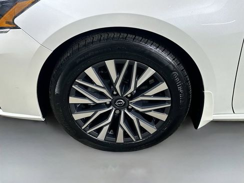 Used 2024 Nissan Altima 2.5 SV w/ SV Premium Package image 8