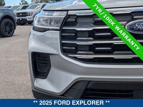 Certified 2025 Ford Explorer Active image 9