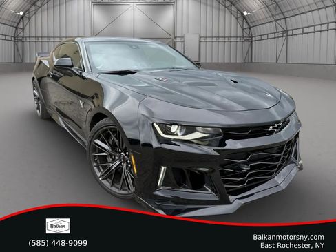 Used 2020 Chevrolet Camaro ZL1 RWD image 1