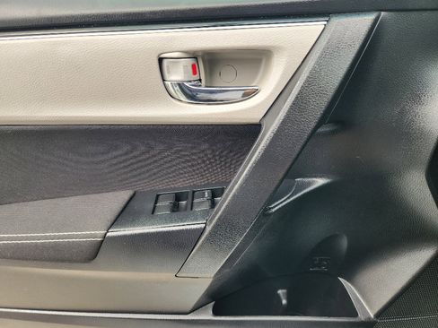 Used 2019 Toyota Corolla LE image 24