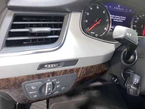 Used 2019 Audi Q7 2.0T Premium AWD/4WD image 24