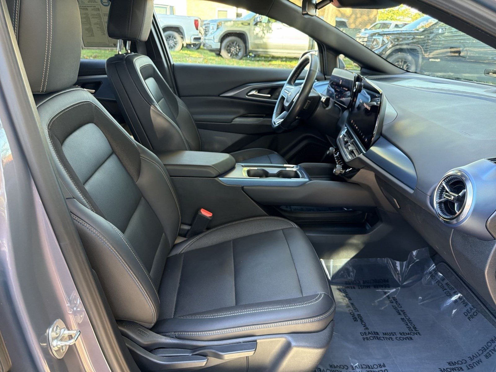 Used 2024 Chevrolet Equinox EV LT FWD image 24