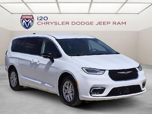 Used 2024 Chrysler Pacifica Touring-L FWD image 1