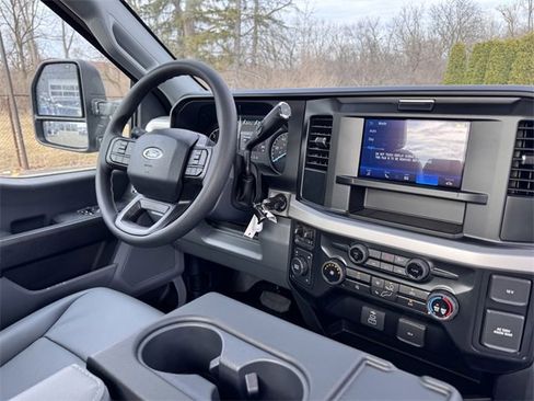 New 2025 Ford F350 XL w/ XL Chrome Package image 13