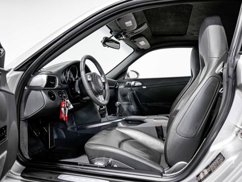 Used 2005 Porsche 911 Carrera S image 17
