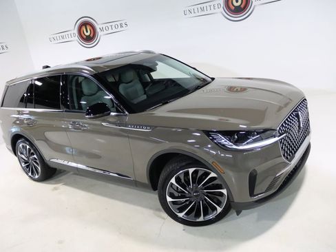 Used 2025 Lincoln Aviator Reserve w/ Equipment Group 201A AWD/4WD image 74