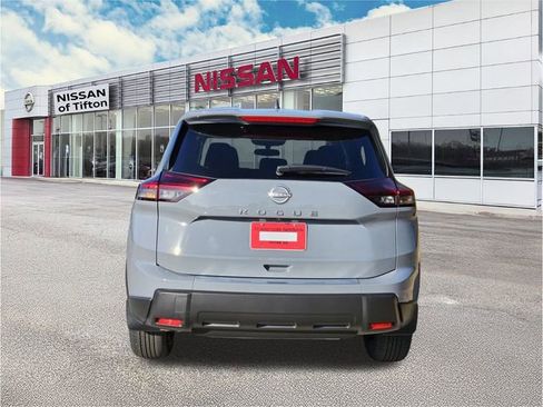 New 2026 Nissan Rogue SV FWD image 5