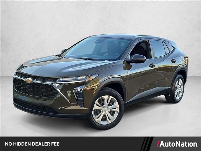Used 2024 Chevrolet Trax LS FWD image 1
