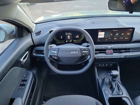 Used 2025 Kia K4 LXS FWD image 25