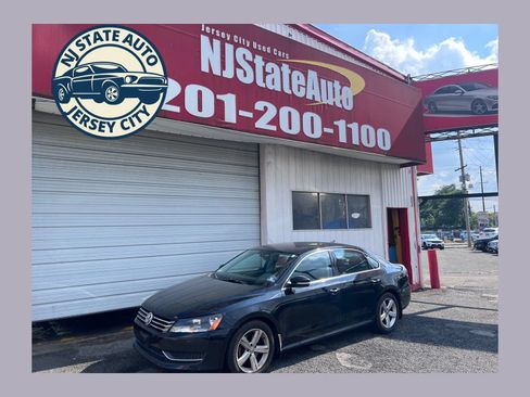 Used 2015 Volkswagen Passat 1.8T SE FWD image 1