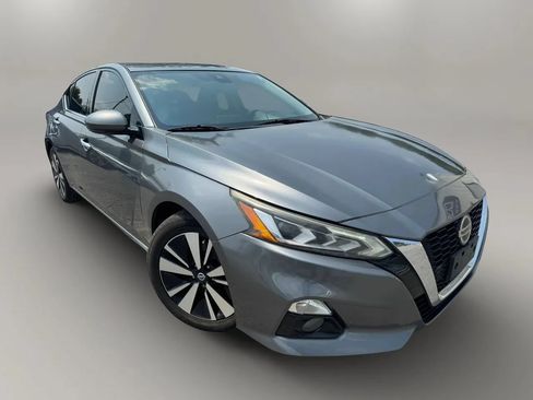 Used 2019 Nissan Altima 2.5 SL FWD image 2