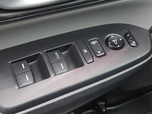 Used 2020 Honda CR-V LX image 21