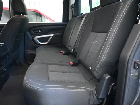 Used 2017 Nissan Titan SV RWD image 32