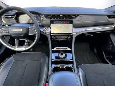 Used 2023 Jeep Grand Cherokee Altitude image 14