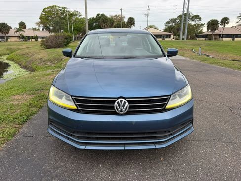 Used 2017 Volkswagen Jetta S image 3