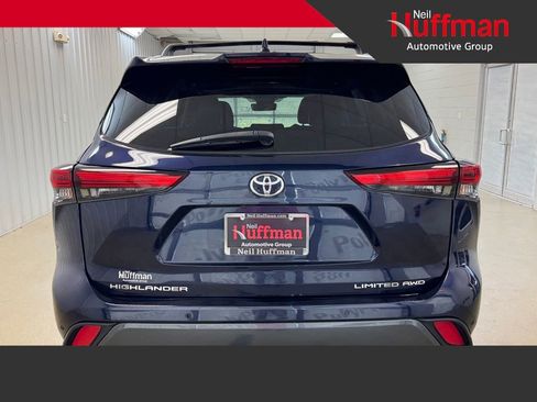 Used 2022 Toyota Highlander Limited AWD/4WD image 6
