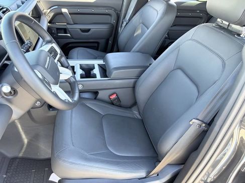 Used 2025 Land Rover Defender 110 X-Dynamic SE image 6