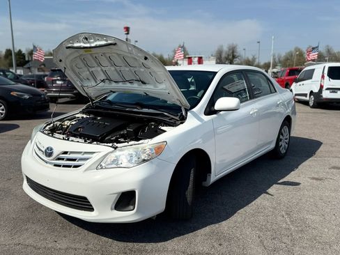 Used 2013 Toyota Corolla LE image 26