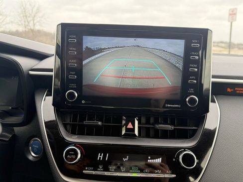 Used 2021 Toyota Corolla LE w/ Carpet Mat Package (TMS) image 38