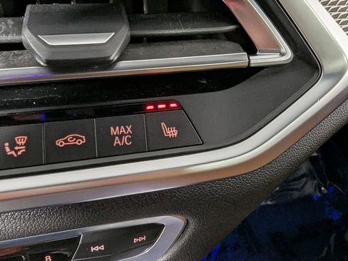 Used 2019 BMW X5 xDrive50i w/ M Sport Package image 22