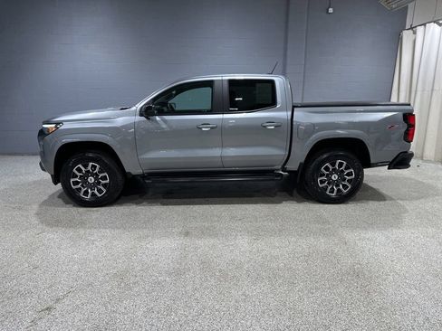 Used 2023 Chevrolet Colorado Z71 w/ Z71 Convenience Package 2 AWD/4WD image 5