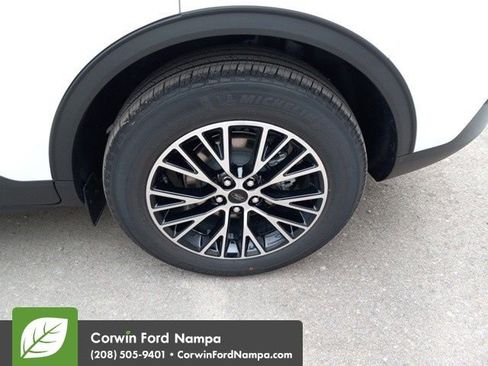 New 2025 Ford Escape SE w/ PHEV Premium Package FWD image 33