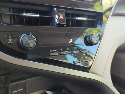 Certified 2022 Toyota Camry XLE FWD image 19