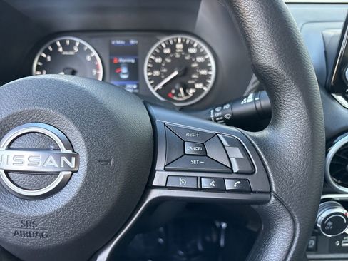 Used 2025 Nissan Sentra S image 18