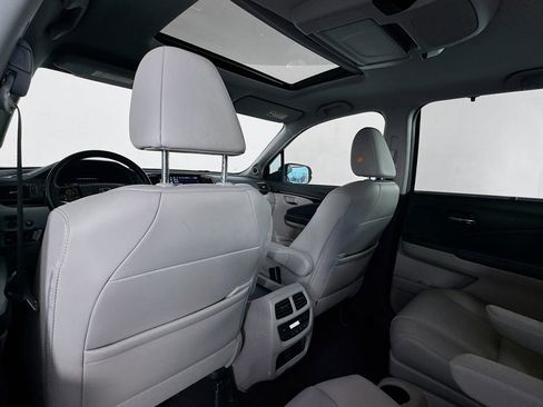 Used 2020 Honda Pilot Touring image 18
