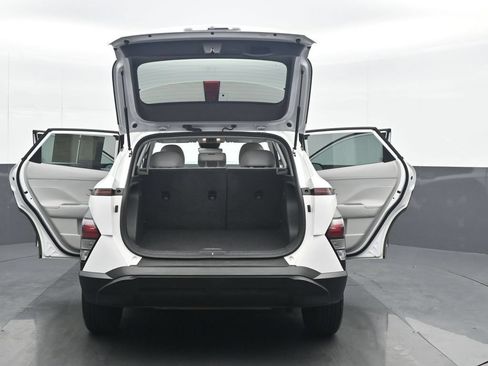 Used 2025 Hyundai Kona SEL FWD image 36
