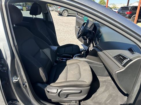 Used 2018 Hyundai Elantra SEL image 17