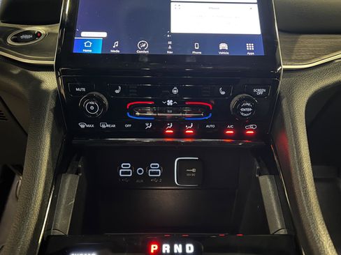 Used 2023 Jeep Grand Cherokee Limited w/ Trailer Tow Prep Group (B) image 19