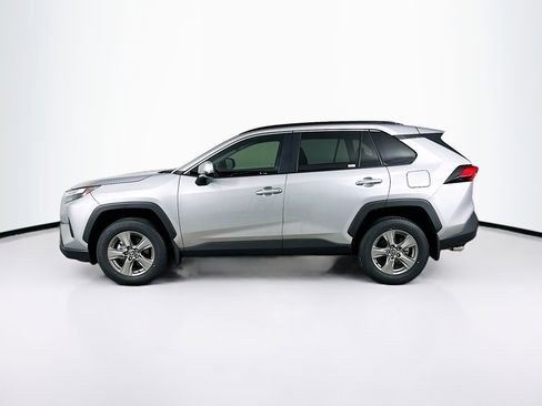 Used 2025 Toyota RAV4 XLE w/ Convenience Package FWD image 4