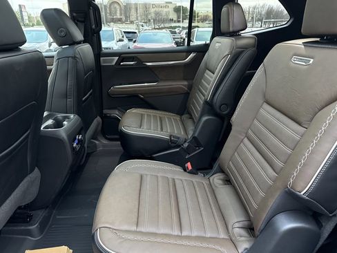 New 2026 GMC Acadia Denali Ultimate w/ LPO, Floor Liner Package image 6