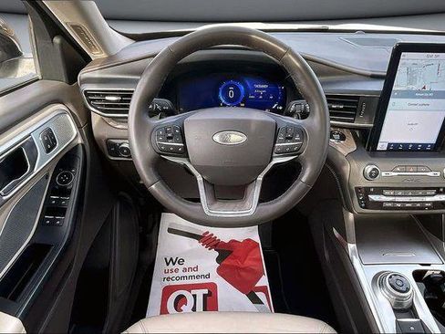 Used 2020 Ford Explorer Platinum w/ Premium Technology Package image 9