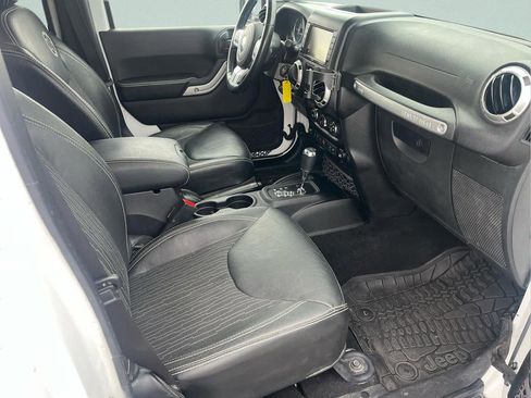 Used 2015 Jeep Wrangler Unlimited Sport AWD/4WD image 8