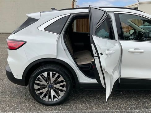 Used 2020 Ford Escape Titanium w/ Titanium Premium Package 2.0 image 25