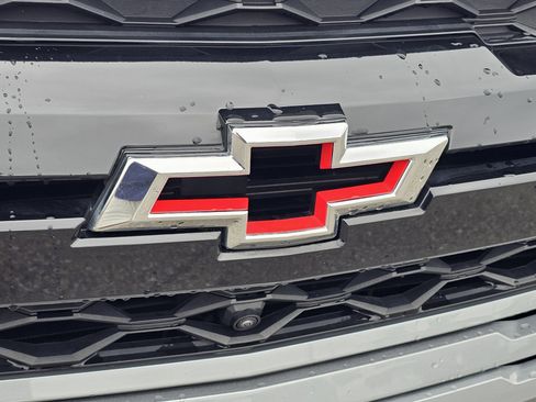 Used 2023 Chevrolet Colorado ZR2 w/ ZR2 Convenience Package III image 3