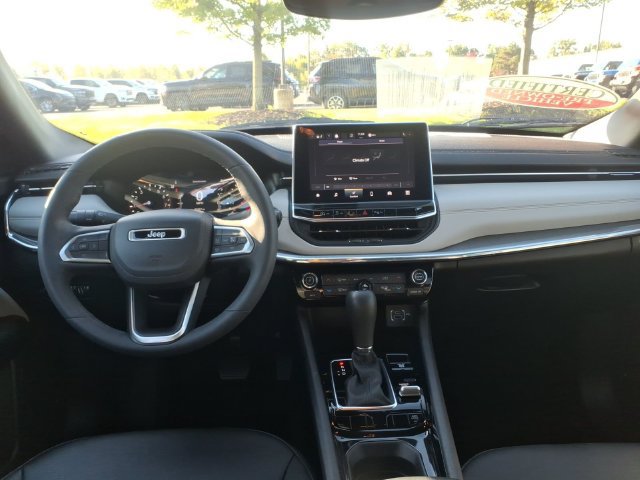 Certified 2024 Jeep Compass Limited AWD/4WD image 11
