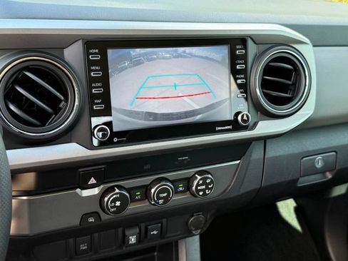 Used 2020 Toyota Tacoma SR5 RWD image 21